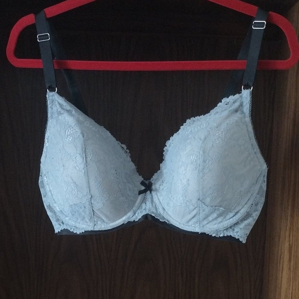36DD (E) Victoria's Secret Dream Angels Baby Blue Lace Lined Demi Bra